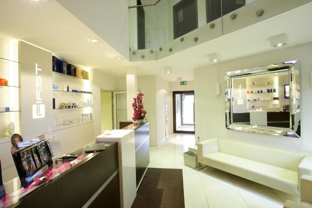Villa & Spa Łomianki Extérieur photo