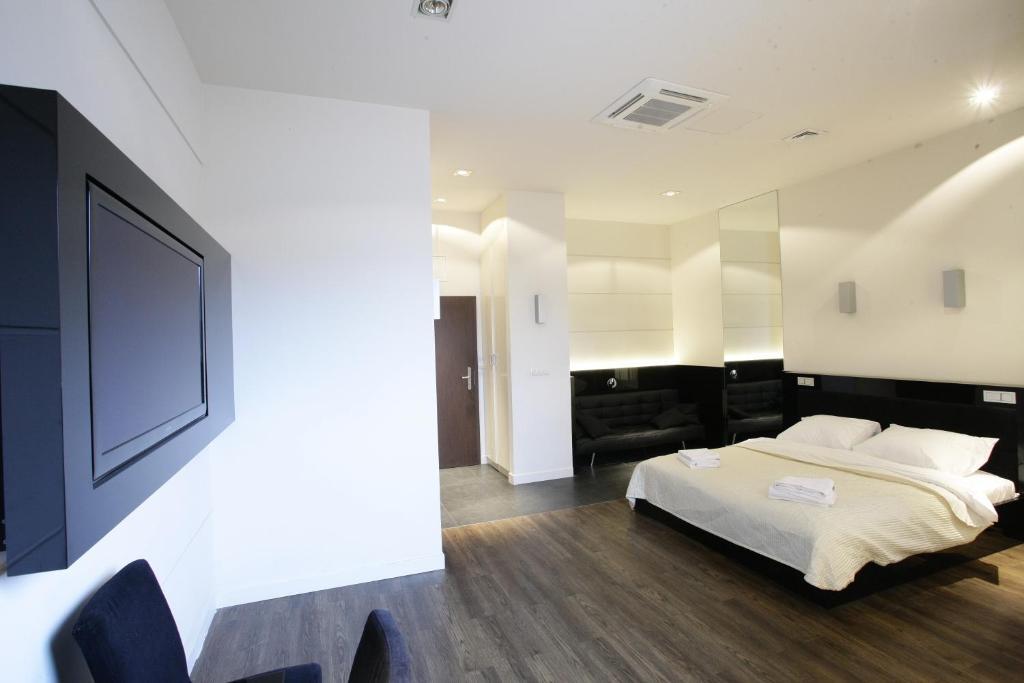 Villa & Spa Łomianki Extérieur photo